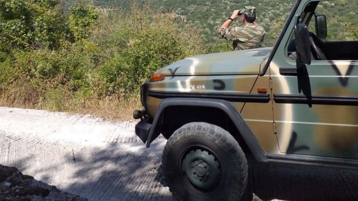 Σύλληψη Αγγλίδας δημοσιογράφου και Έλληνα φωτογράφου στα σύνορα, στην περιοχή Δικαίων Σύλληψη Αγγλίδας δημοσιογράφου και Έλληνα φωτογράφου στα σύνορα, στην περιοχή Δικαίων