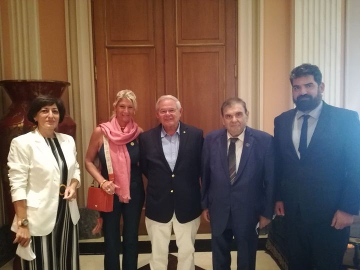 Συνάντηση της Αρμενικής Εθνικής Επιτροπής με τον γερουσιαστή Ρόμπερτ Μενέντεζ