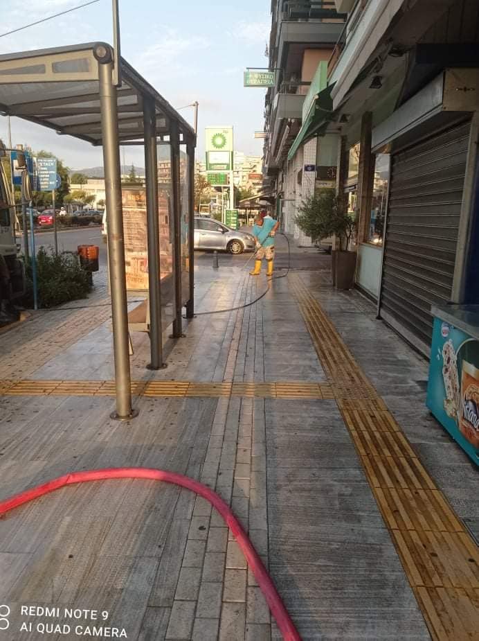 Καθαρισμός πεζοδρομίων στο κέντρο της Καβάλας Καθαρισμός πεζοδρομίων στο κέντρο της Καβάλας