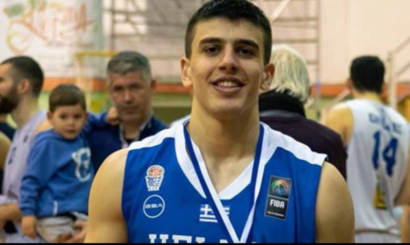 Ο Βασίλης Καρκατσέλης στο ΓΑΣ Κομοτηνή Ο Βασίλης Καρκατσέλης στο ΓΑΣ Κομοτηνή