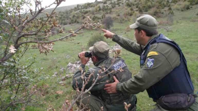 Συνελήφθη διακινητής ο οποίος προωθούσε παράνομα στο εσωτερικό της χώρας μη νόμιμους μετανάστες