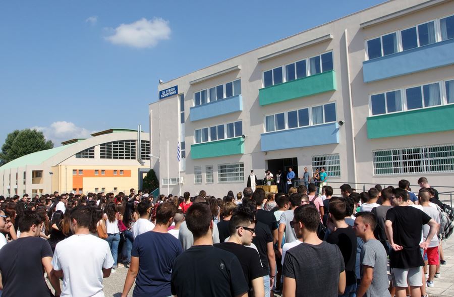 Το ΝΕΟ ΛΥΚΕΙΟ και η ΑΠΟΦΑΣΗ ΖΩΗΣ Το ΝΕΟ ΛΥΚΕΙΟ και η ΑΠΟΦΑΣΗ ΖΩΗΣ