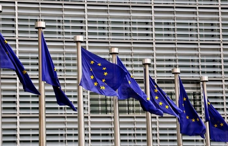 Η Επιτροπή εκδίδει αναθεωρημένες κατευθυντήριες γραμμές για τις ενισχύσεις περιφερειακού χαρακτήρα Η Επιτροπή εκδίδει αναθεωρημένες κατευθυντήριες γραμμές για τις ενισχύσεις περιφερειακού χαρακτήρα