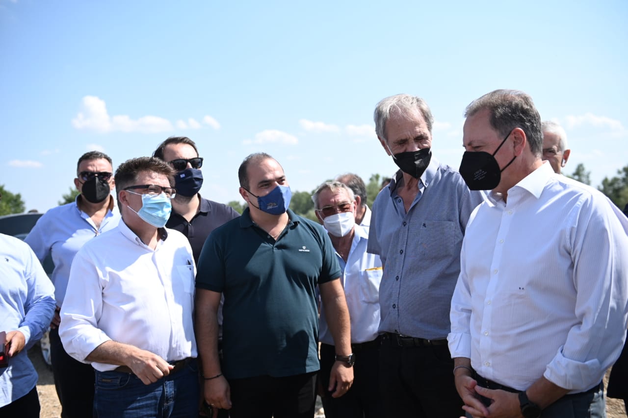 Σπήλιος Λιβανός : «Ξεκινά η κατασκευή του αρδευτικού έργου Ερυθροποτάμου που θα ωφελήσει 5000 αγρότες» Σπήλιος Λιβανός : «Ξεκινά η κατασκευή του αρδευτικού έργου Ερυθροποτάμου που θα ωφελήσει 5000 αγρότες»