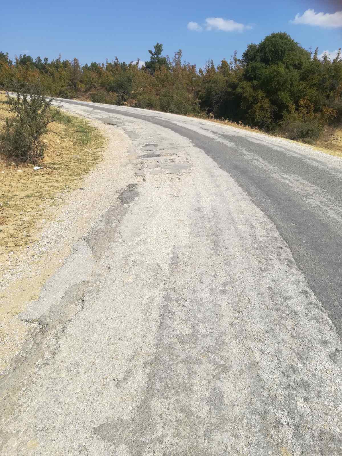 Επερωτήσεις της Ανεξάρτητης Ενωτικής Πρωτοβουλίας για τις φθορές στο οδικό δίκτυο του Νομού Ροδόπης Επερωτήσεις της Ανεξάρτητης Ενωτικής Πρωτοβουλίας για τις φθορές στο οδικό δίκτυο του Νομού Ροδόπης