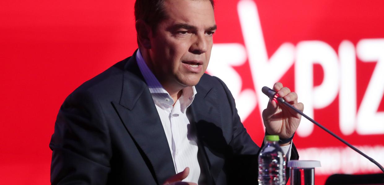 Αλέξης Τσίπρας: Έριξε το «γάντι» στον Μητσοτάκη για εκλογές και «γέφυρες» στη μεσαία τάξη Αλέξης Τσίπρας: Έριξε το «γάντι» στον Μητσοτάκη για εκλογές και «γέφυρες» στη μεσαία τάξη