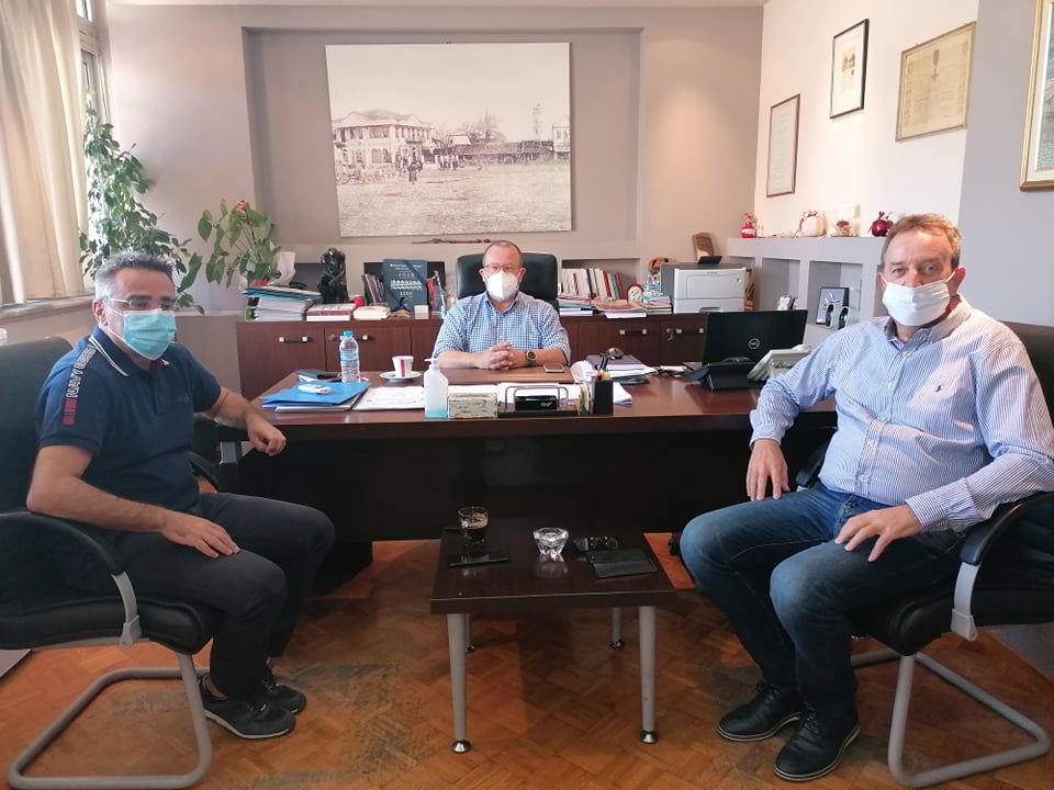 Συνάντηση βουλευτή Ροδόπης ΣΥΡΙΖΑ Δημήτρη Χαρίτου με τον δήμαρχο και τον αντιδήμαρχο έργων Δήμου Κομοτηνής Συνάντηση βουλευτή Ροδόπης ΣΥΡΙΖΑ Δημήτρη Χαρίτου με τον δήμαρχο και τον αντιδήμαρχο έργων Δήμου Κομοτηνής