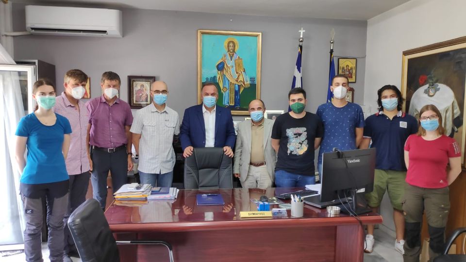 Το Δήμαρχο Θάσου επισκέφτηκαν Καθηγητές και Φοιτητές του Τμήματος Δασολογίας και Φυσικού Περιβάλλοντος του ΑΠΘ και του Πανεπιστήμιου Rottenburg της Γερμανίας Το Δήμαρχο Θάσου επισκέφτηκαν Καθηγητές και Φοιτητές του Τμήματος Δασολογίας και Φυσικού Περιβάλλοντος του ΑΠΘ και του Πανεπιστήμιου Rottenburg της Γερμανίας