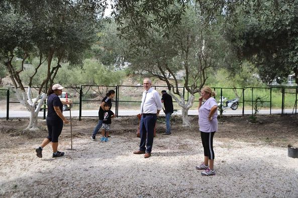 Ευπρεπισμός του περιβάλλοντος χώρου του 9ου Δημοτικού Σχολείου Καβάλας Ευπρεπισμός του περιβάλλοντος χώρου του 9ου Δημοτικού Σχολείου Καβάλας