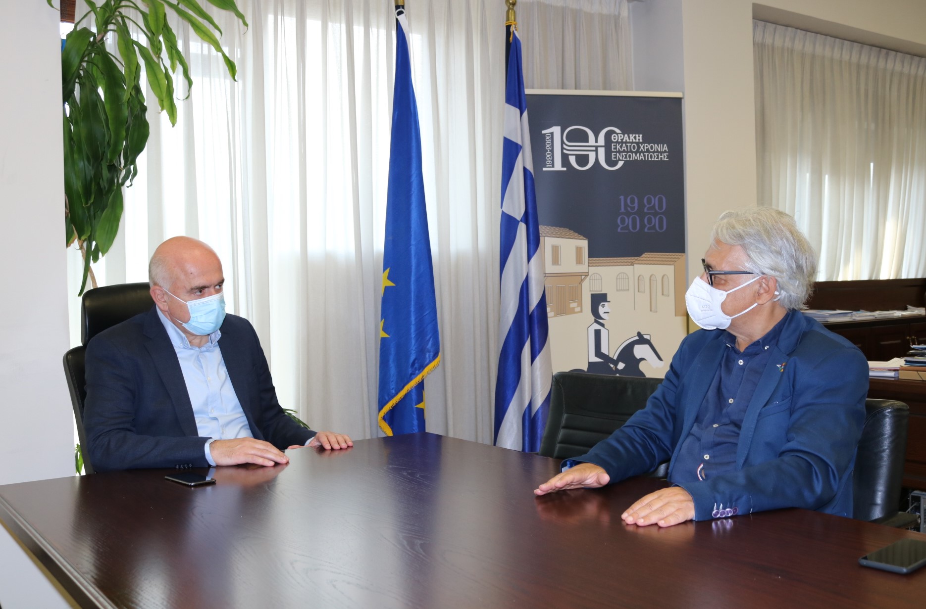 Συνάντηση του Περιφερειάρχη ΑΜΘ με τον επικεφαλής των Οικολόγων Πρασίνων Συνάντηση του Περιφερειάρχη ΑΜΘ με τον επικεφαλής των Οικολόγων Πρασίνων