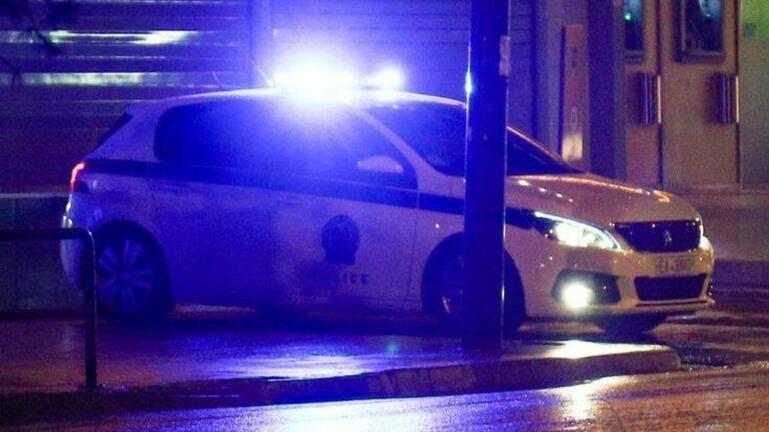 Παιδάκια βρέθηκαν κλειδωμένα σε πορτ μπαγκάζ Παιδάκια βρέθηκαν κλειδωμένα σε πορτ μπαγκάζ