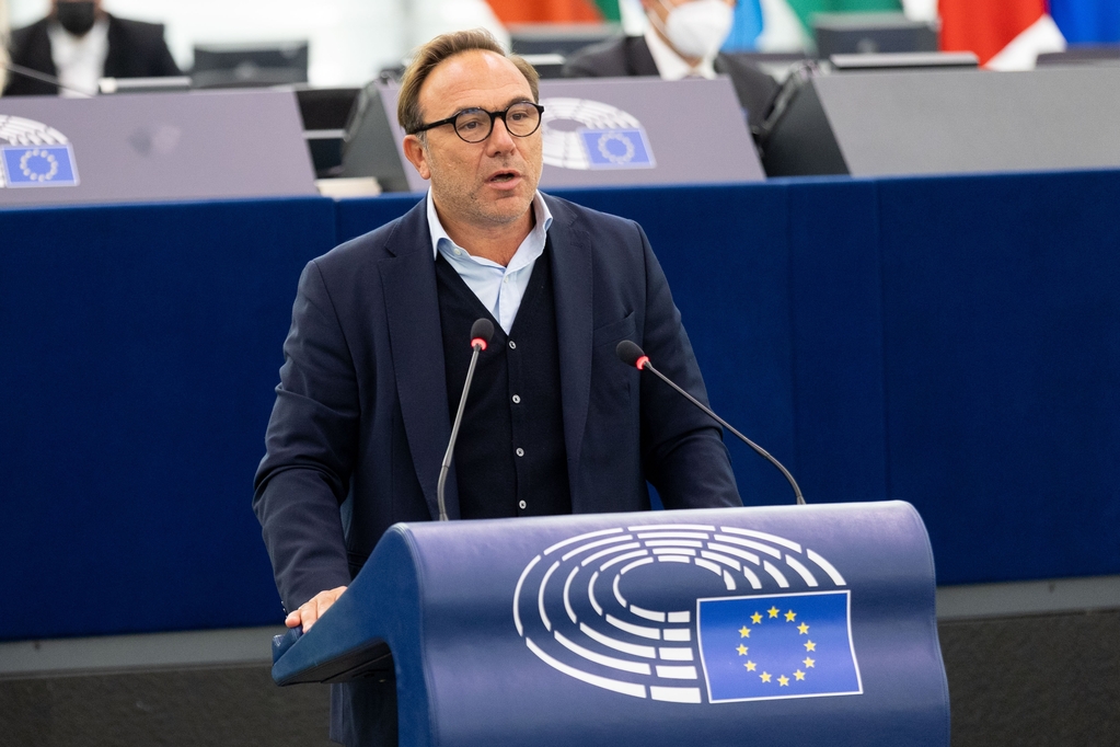 Πέτρος Κόκκαλης: «Καλώ την Επιτροπή να μετατρέψει τη Στρατηγική ‘Από το Αγρόκτημα Στο Πιάτο’ σε νομοθετική δέσμευση» Πέτρος Κόκκαλης: «Καλώ την Επιτροπή να μετατρέψει τη Στρατηγική ‘Από το Αγρόκτημα Στο Πιάτο’ σε νομοθετική δέσμευση»