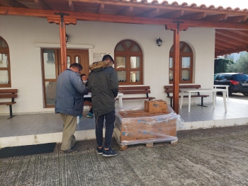Διανομή τροφίμων σε άπορες οικογένειες από τη ΜΚΟ “ΑΠΟΣΤΟΛΗ” και την Ι.Μ. Μαρωνείας και Κομοτηνής Διανομή τροφίμων σε άπορες οικογένειες από τη ΜΚΟ “ΑΠΟΣΤΟΛΗ” και την Ι.Μ. Μαρωνείας και Κομοτηνής
