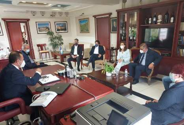 Συνάντηση Αντιπεριφερειάρχη Δράμας με τον Πρόεδρο του Πανελλήνιου Ιατρικού Συλλόγου Δρ.Αθανάσιο Εξαδάκτυλο, παρουσία των τριών βουλευτών Ν.Δράμας