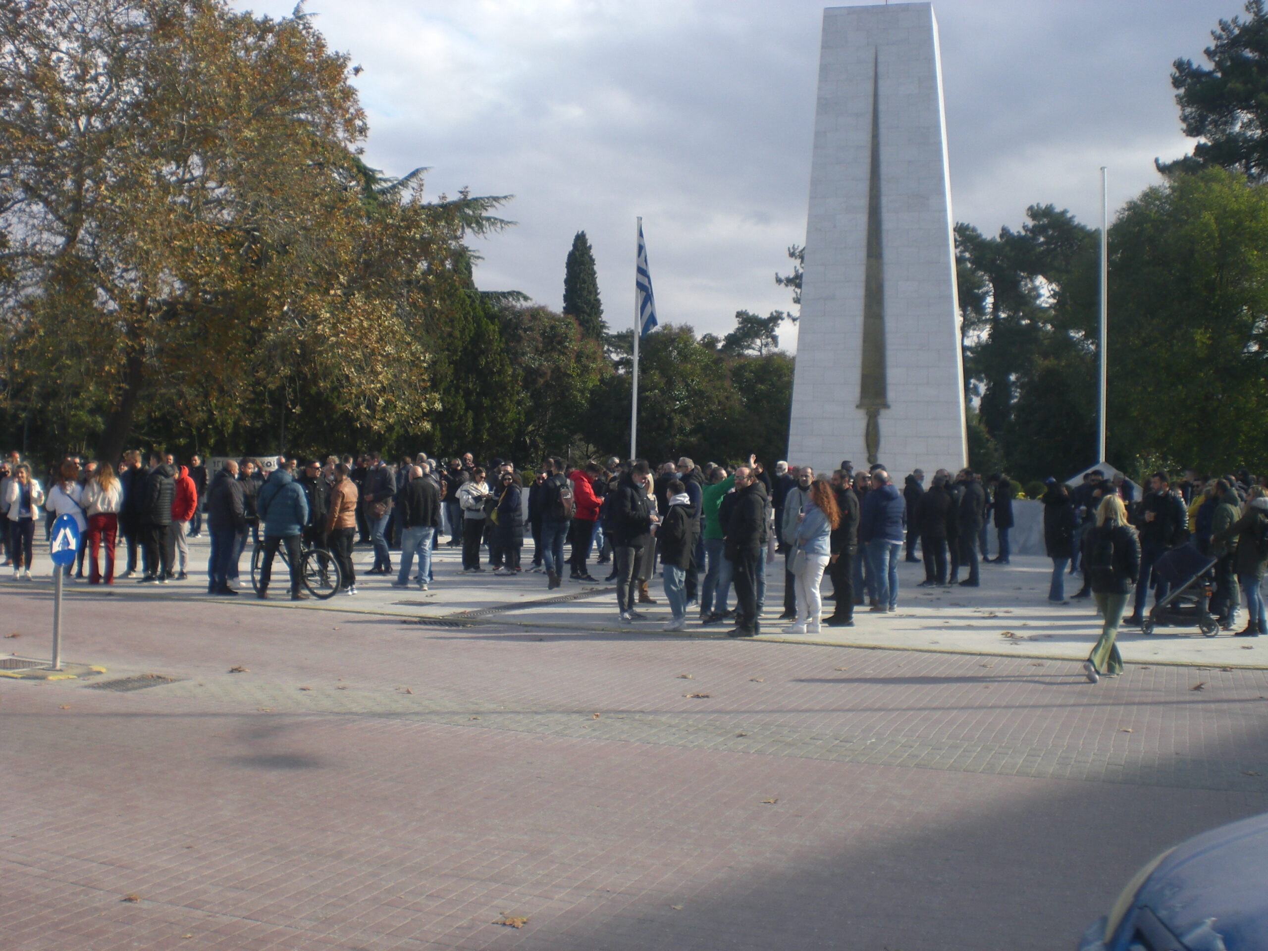 Έκλεισαν τα καταστήματα εστίασης την Τρίτη (και) στην Κομοτηνή