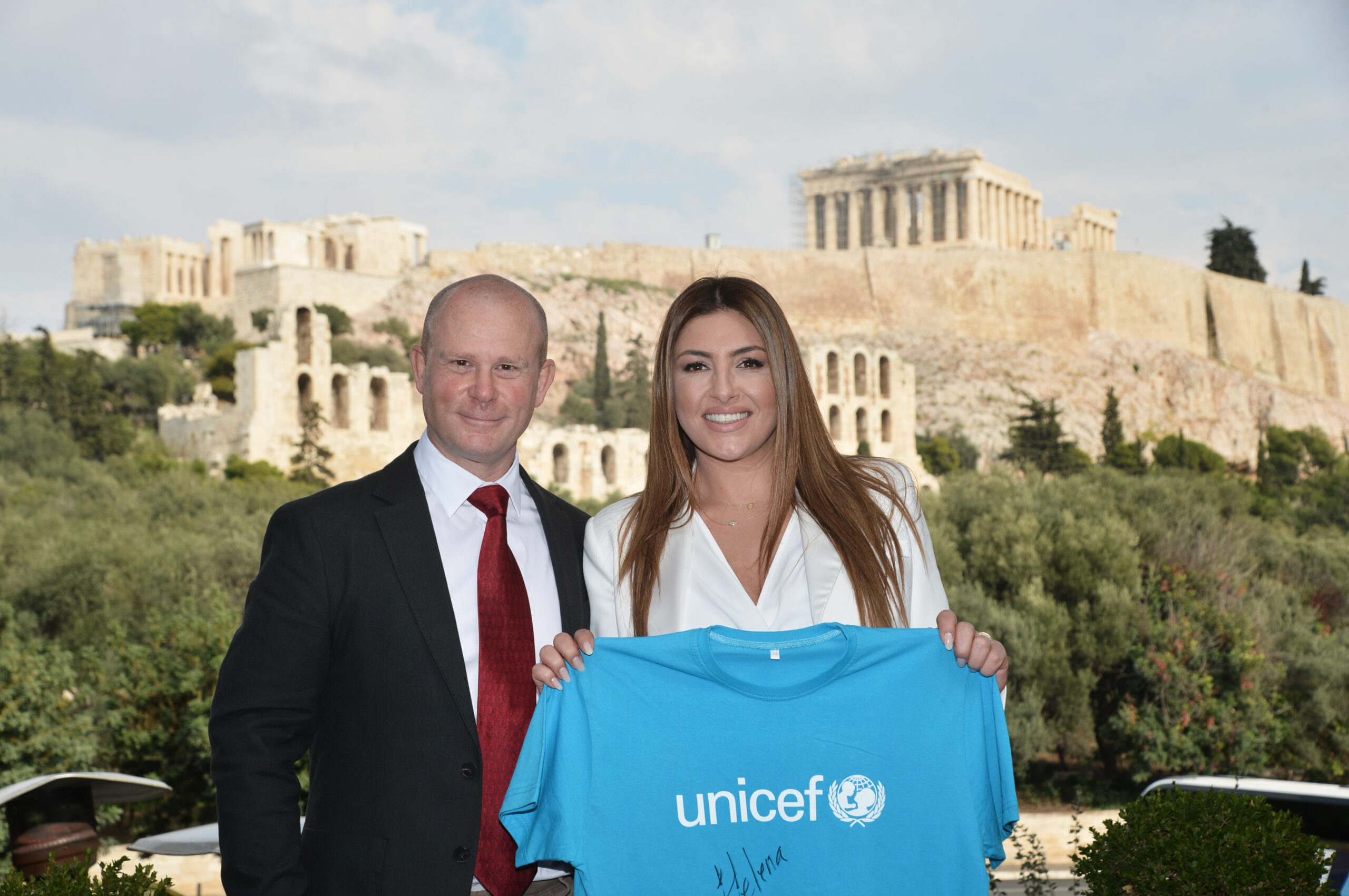 Η Έλενα Παπαρίζου ορίζεται ως η πρώτη Πρέσβειρα Καλής Θελήσεως της UNICEF στην Ελλάδα