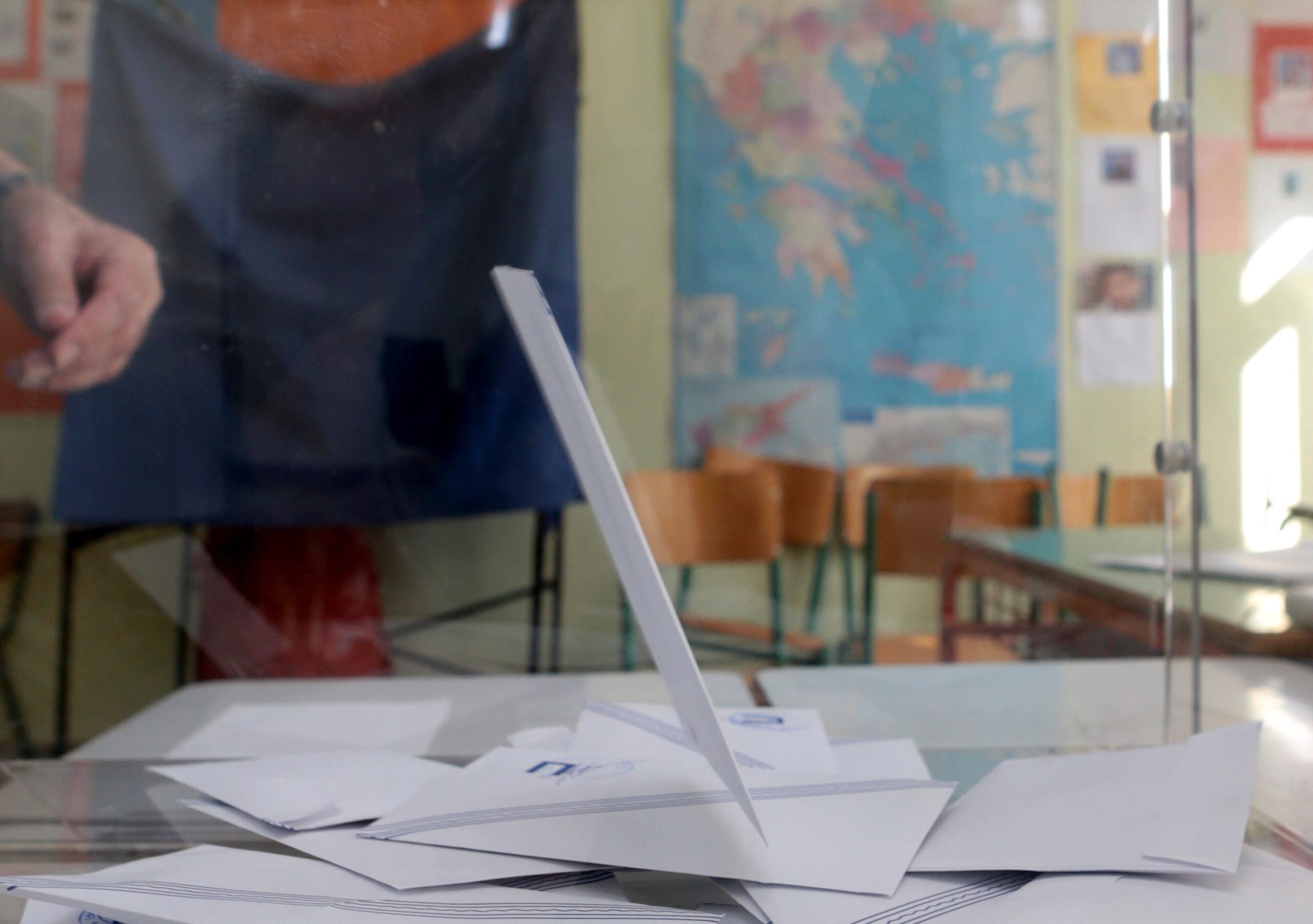 Στις κάλπες σήμερα οι Έλληνες για τη νέα Κυβέρνηση Στις κάλπες σήμερα οι Έλληνες για τη νέα Κυβέρνηση
