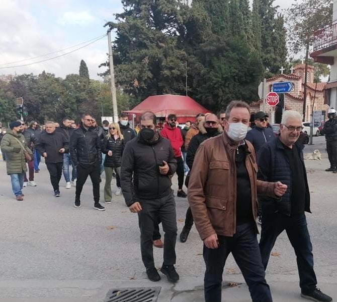 O Δημήτρης Χαρίτου στην κινητοποίηση επαγγελματιών της εστίασης: «Κραυγή αγωνίας για επιβίωση η κινητοποίηση των ανθρώπων της εστίασης» O Δημήτρης Χαρίτου στην κινητοποίηση επαγγελματιών της εστίασης: «Κραυγή αγωνίας για επιβίωση η κινητοποίηση των ανθρώπων της εστίασης»