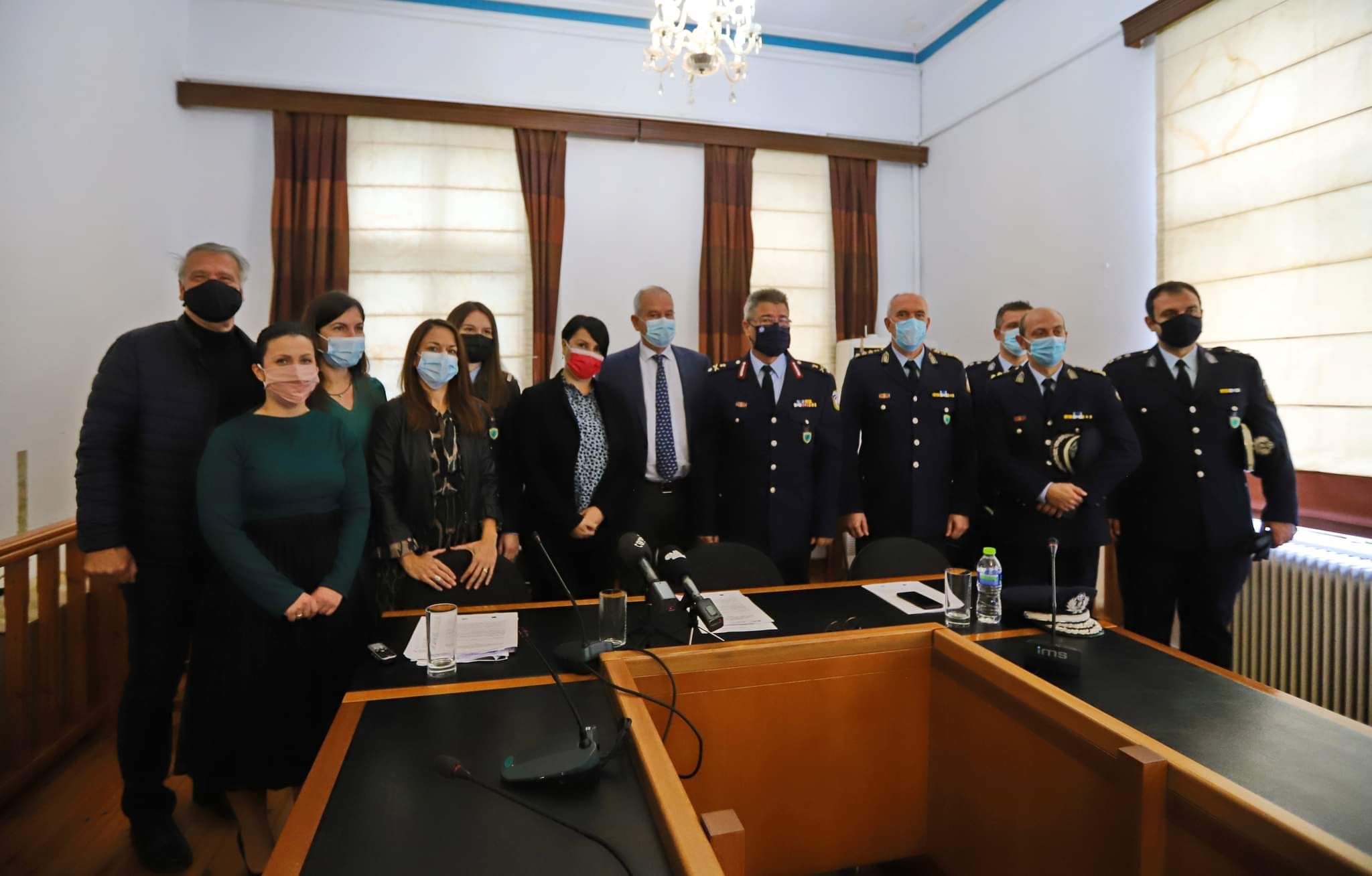 Υπογραφή μνημονίου συνεργασίας για την παροχή υπηρεσιών ασφάλειας και αρωγής σε γυναίκες θύματα έμφυλης και ενδοοικογενειακής βίας Υπογραφή μνημονίου συνεργασίας για την παροχή υπηρεσιών ασφάλειας και αρωγής σε γυναίκες θύματα έμφυλης και ενδοοικογενειακής βίας