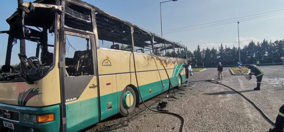Κάηκε ολοσχερώς λεωφορείο του Υπεραστικού ΚΤΕΛ Καβάλας