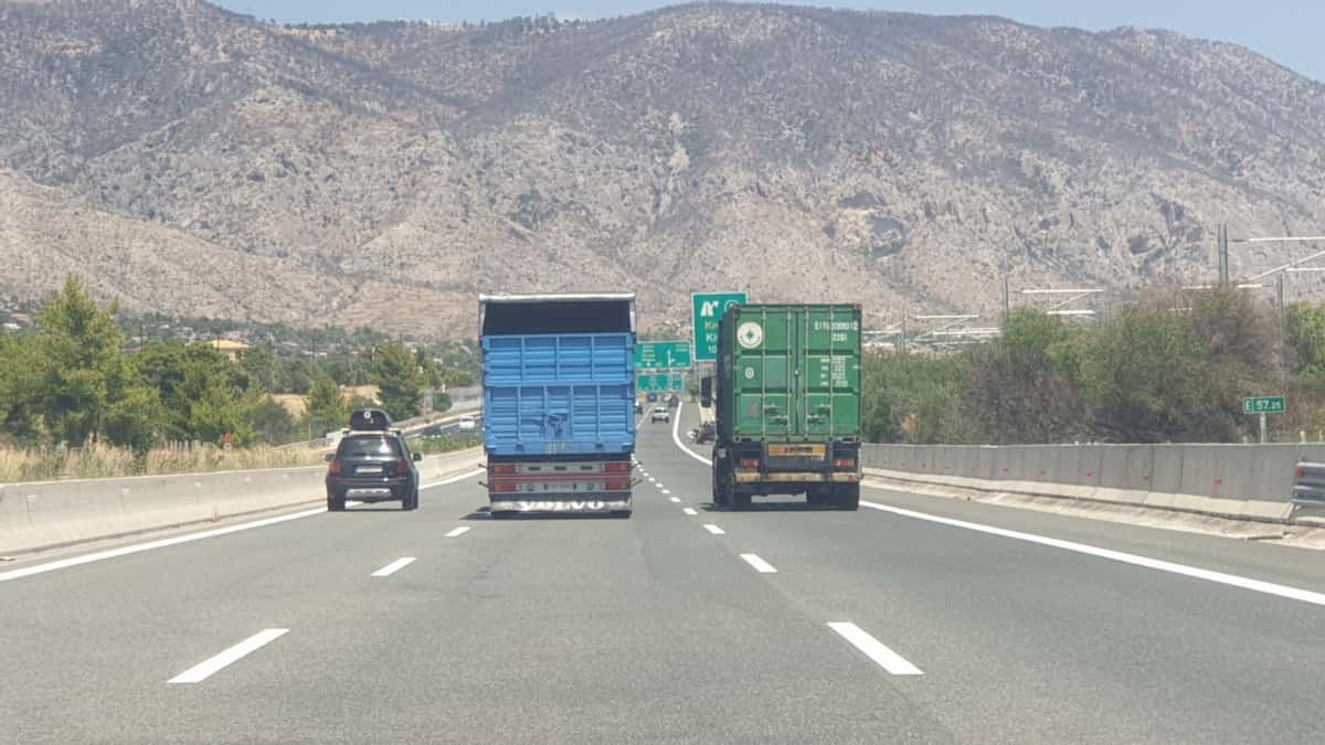 Απαγόρευση κυκλοφορίας φορτηγών ωφελίμου φορτίου άνω του 1,5 τόνου κατά την περίοδο των εορτών Απαγόρευση κυκλοφορίας φορτηγών ωφελίμου φορτίου άνω του 1,5 τόνου κατά την περίοδο των εορτών