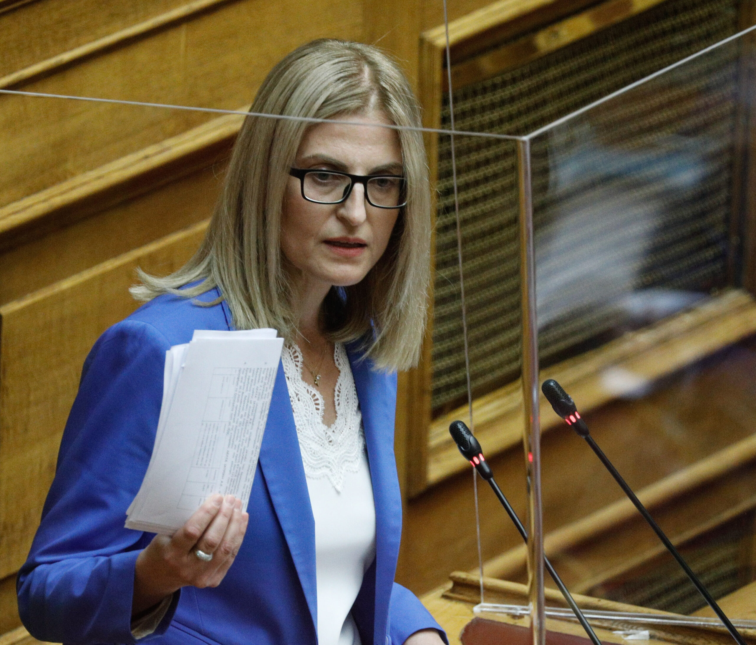 Δώρα Αυγέρη : «Η Nεοδεξιά του Μητσοτάκη έχει μετατρέψει τη χώρα σε ξέφραγο αμπέλι ιδιωτικών συμφερόντων» Δώρα Αυγέρη : «Η Nεοδεξιά του Μητσοτάκη έχει μετατρέψει τη χώρα σε ξέφραγο αμπέλι ιδιωτικών συμφερόντων»
