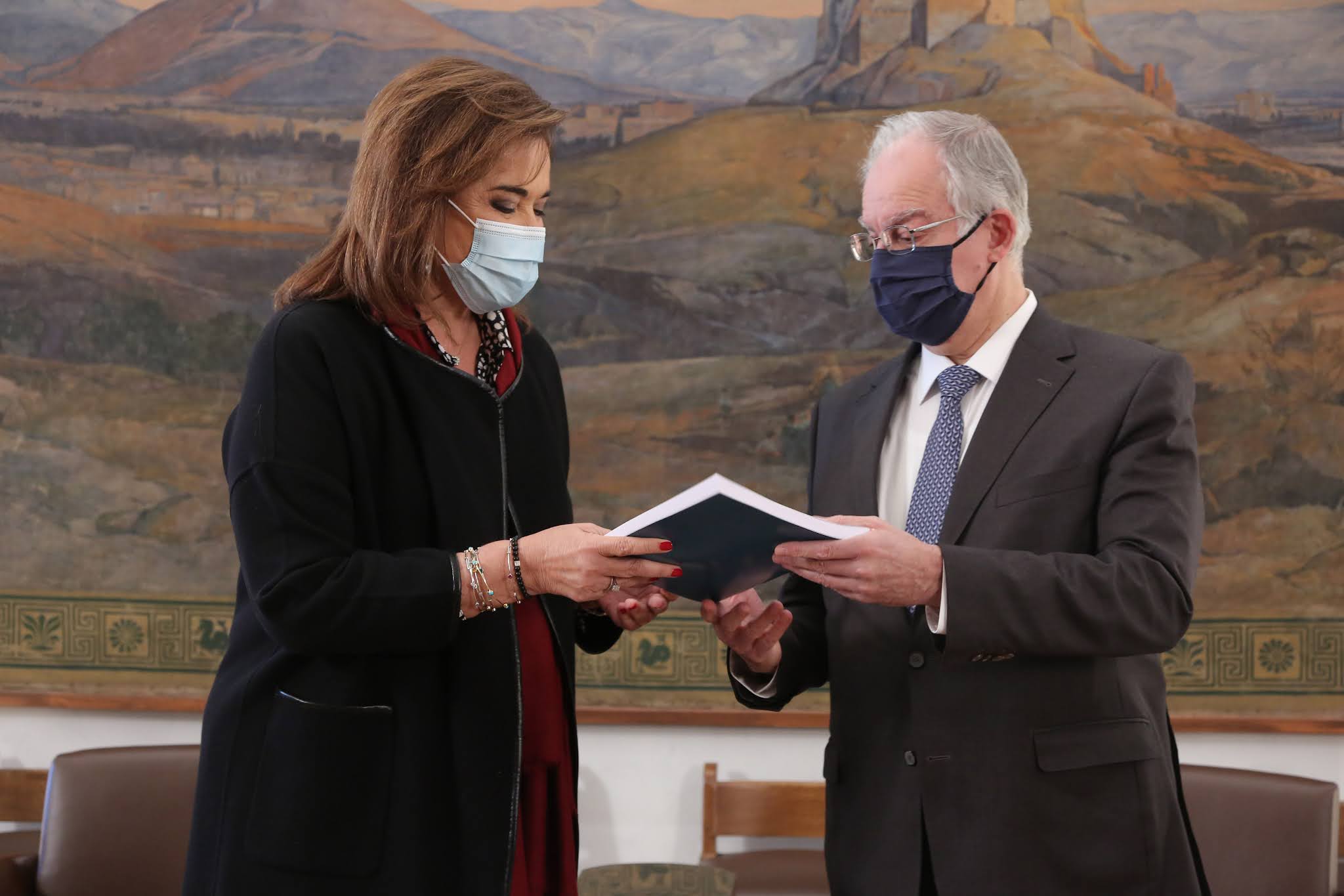 Στον Πρόεδρο της Βουλής το πόρισμα της Διακομματικής για τη Θράκη Στον Πρόεδρο της Βουλής το πόρισμα της Διακομματικής για τη Θράκη