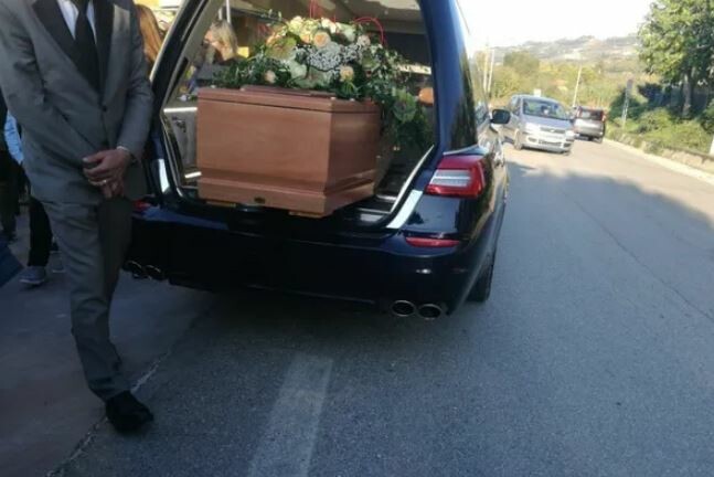 Απίστευτο περιστατικό σε χωριό του Έβρου – Άνοιξαν το φέρετρο και αντίκρισαν λάθος νεκρό !!! Απίστευτο περιστατικό σε χωριό του Έβρου – Άνοιξαν το φέρετρο και αντίκρισαν λάθος νεκρό !!!