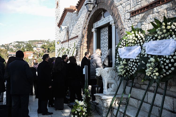 ΕΠΑΜ : «Σταματήστε τη σκύλευση των νεκρών !» ΕΠΑΜ : «Σταματήστε τη σκύλευση των νεκρών !»