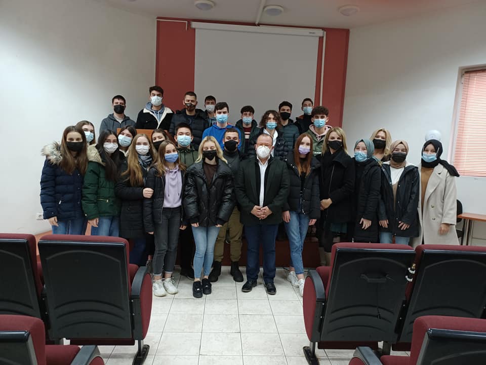 Οι Κομοτηναίοι ψηφιακοί δημοκράτες της Βουλής των Εφήβων Οι Κομοτηναίοι ψηφιακοί δημοκράτες της Βουλής των Εφήβων
