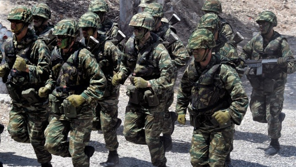 Δημήτρης Χαρίτου: «Η κυβέρνηση παρακάμπτει τα αντικειμενικά κριτήρια στις μεταθέσεις του Στρατού Ξηράς»