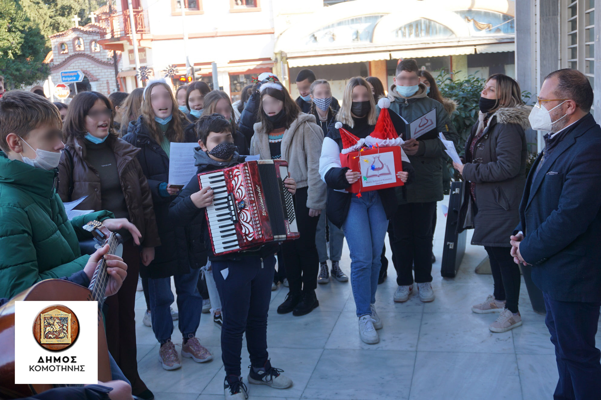 Τα κάλαντα τραγούδησαν οι μαθητές του Μουσικού Σχολείου στο Γιάννη Γκαράνη