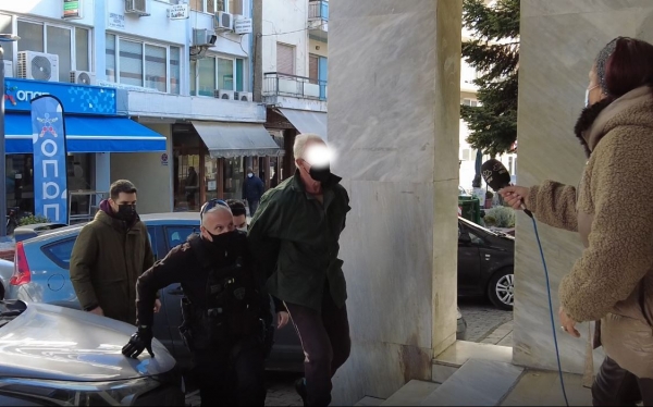 Γρεβενά: 59χρονος μητροκτόνος βίασε και σκότωσε την μητέρα του Γρεβενά: 59χρονος μητροκτόνος βίασε και σκότωσε την μητέρα του