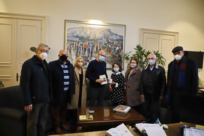 Εθιμοτυπική επίσκεψη Συλλόγου Μικρασιατών στο Δήμαρχο Καβάλας Εθιμοτυπική επίσκεψη Συλλόγου Μικρασιατών στο Δήμαρχο Καβάλας
