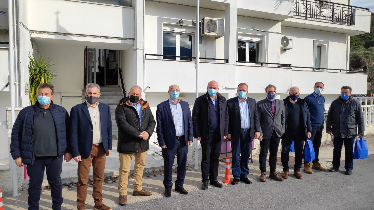 Επίσκεψη του Περιφερειάρχη ΑΜΘ στο Δήμαρχο Θάσου Επίσκεψη του Περιφερειάρχη ΑΜΘ στο Δήμαρχο Θάσου