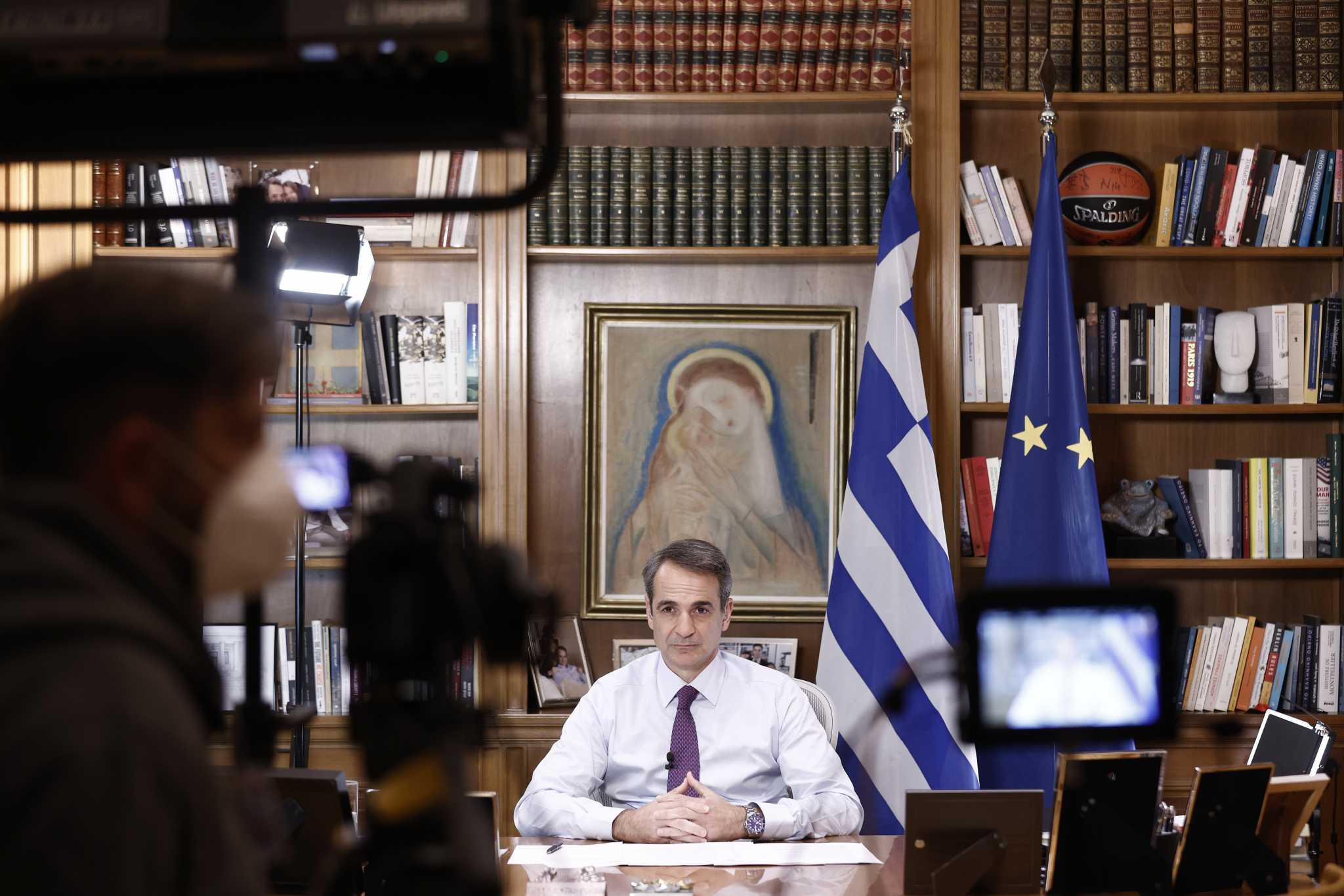 Κυριάκος Μητσοτάκης: «Ακόμη μια δέσμη μέτρων που μειώνουν τους φόρους και ενισχύουν το εισόδημα» Κυριάκος Μητσοτάκης: «Ακόμη μια δέσμη μέτρων που μειώνουν τους φόρους και ενισχύουν το εισόδημα»