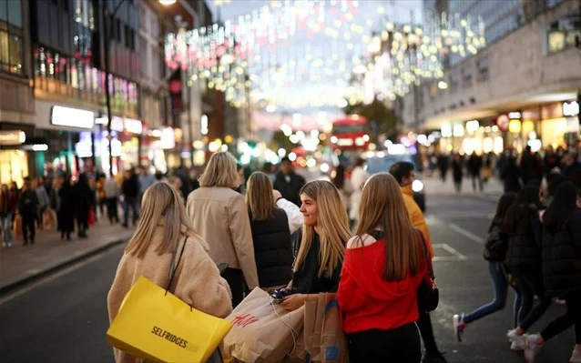 Η Oxford Street ο πιο δημοφιλής εμπορικός δρόμος στην Ευρώπη Η Oxford Street ο πιο δημοφιλής εμπορικός δρόμος στην Ευρώπη