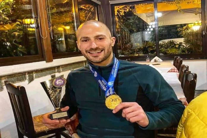 Πρωταθλητής Ελλάδας στο Ζίου Ζίτσου ο Κομοτηναίος Γιώργος Αγαλιανός!
