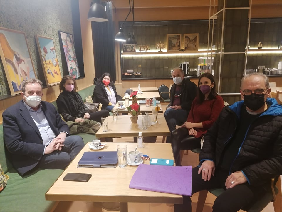 Συνάντηση βουλευτή Ροδόπης ΣΥΡΙΖΑ-ΠΣ Δημήτρη Χαρίτου με το Δ.Σ. του Φαρμακευτικού Συλλόγου Ροδόπης Συνάντηση βουλευτή Ροδόπης ΣΥΡΙΖΑ-ΠΣ Δημήτρη Χαρίτου με το Δ.Σ. του Φαρμακευτικού Συλλόγου Ροδόπης