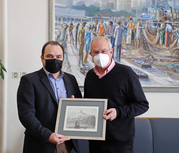 Εθιμοτυπική επίσκεψη του Δημάρχου Διδυμοτείχου στο Δημαρχείο Καβάλας Εθιμοτυπική επίσκεψη του Δημάρχου Διδυμοτείχου στο Δημαρχείο Καβάλας