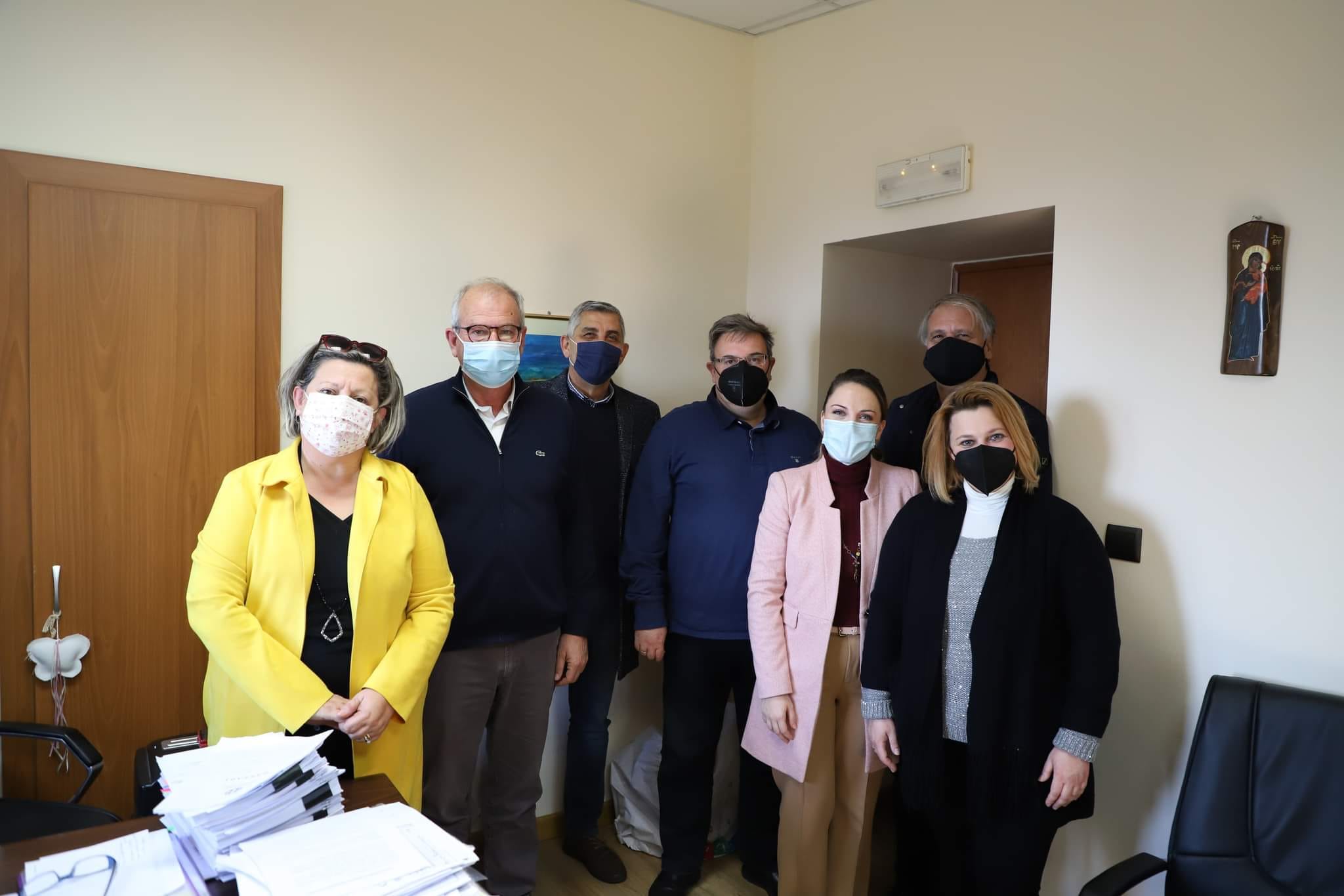 Ο Δήμαρχος Καβάλας μοίρασε δώρα στο τοπικό παράρτημα Παιδιού του Κέντρου Κοινωνικής Πρόνοιας ΑΜ-Θ Ο Δήμαρχος Καβάλας μοίρασε δώρα στο τοπικό παράρτημα Παιδιού του Κέντρου Κοινωνικής Πρόνοιας ΑΜ-Θ