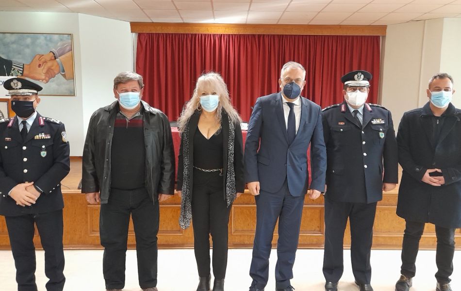 Τα αιτήματα τους στον Θεοδωρικάκο κατέθεσαν οι Αστυνομικοί Τα αιτήματα τους στον Θεοδωρικάκο κατέθεσαν οι Αστυνομικοί