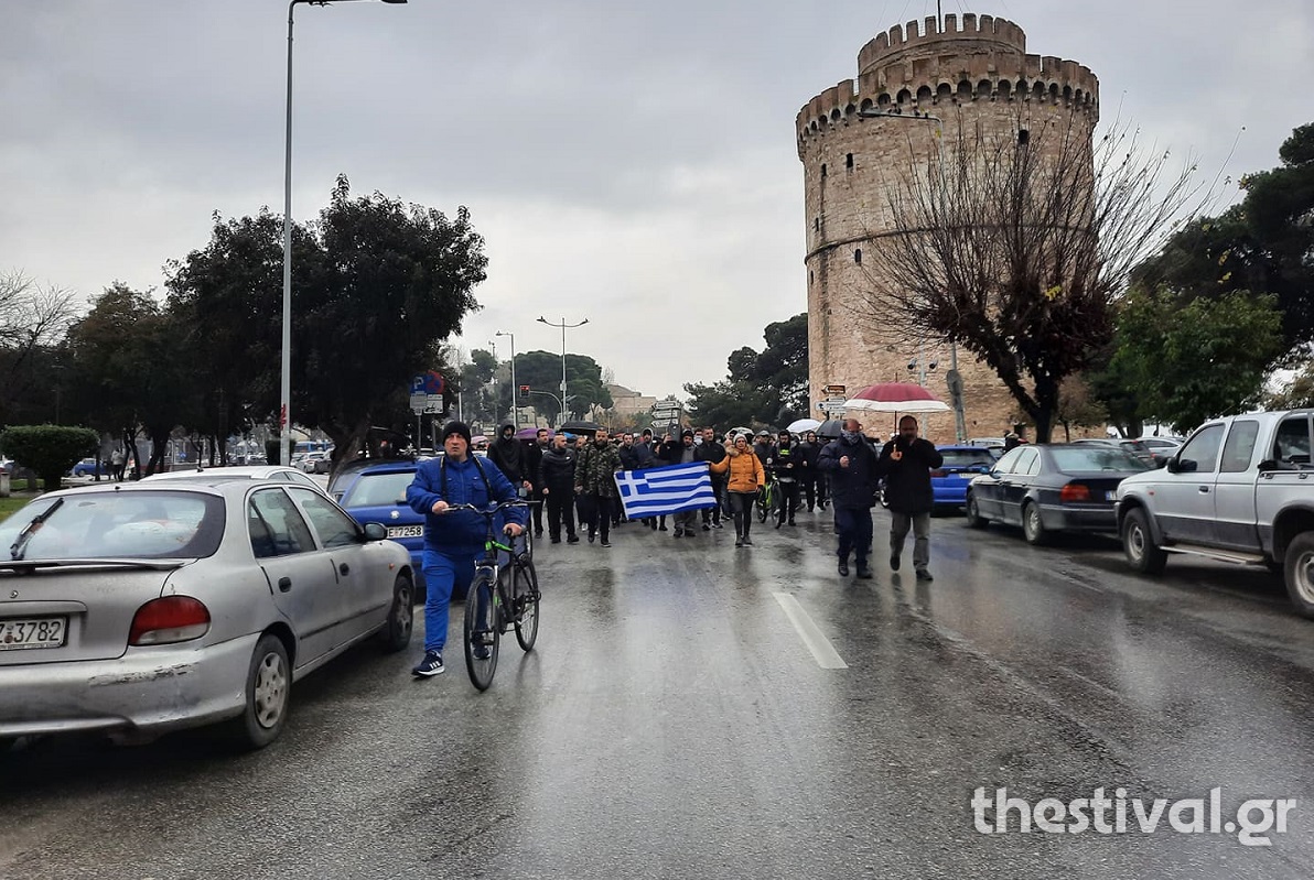 Πορεία στη Θεσσαλονίκη με σύνθημα «είμαστε όλοι Τζόκοβιτς»