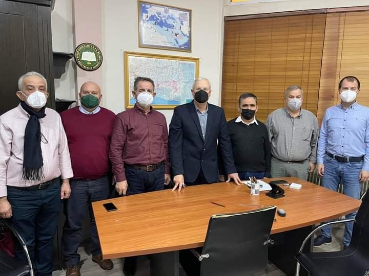 Ο Ιλχάν Αχμέτ συναντήθηκε με τους αποφοίτους-μέλη της ΕΠΑΘ Ο Ιλχάν Αχμέτ συναντήθηκε με τους αποφοίτους-μέλη της ΕΠΑΘ
