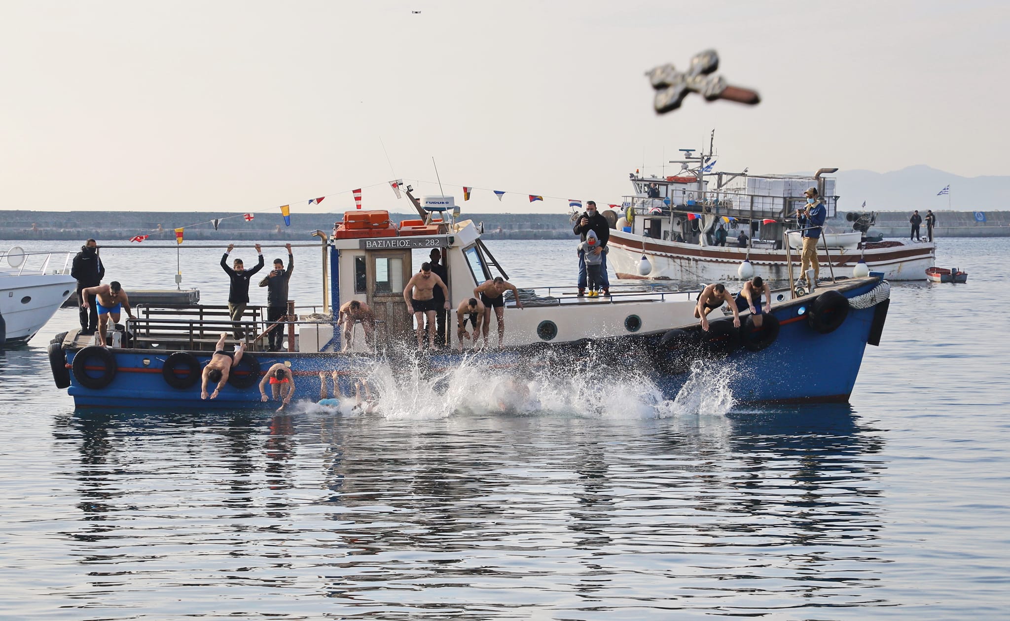 Τελετή καθαγιασμού των υδάτων στο λιμάνι Καβάλας Τελετή καθαγιασμού των υδάτων στο λιμάνι Καβάλας