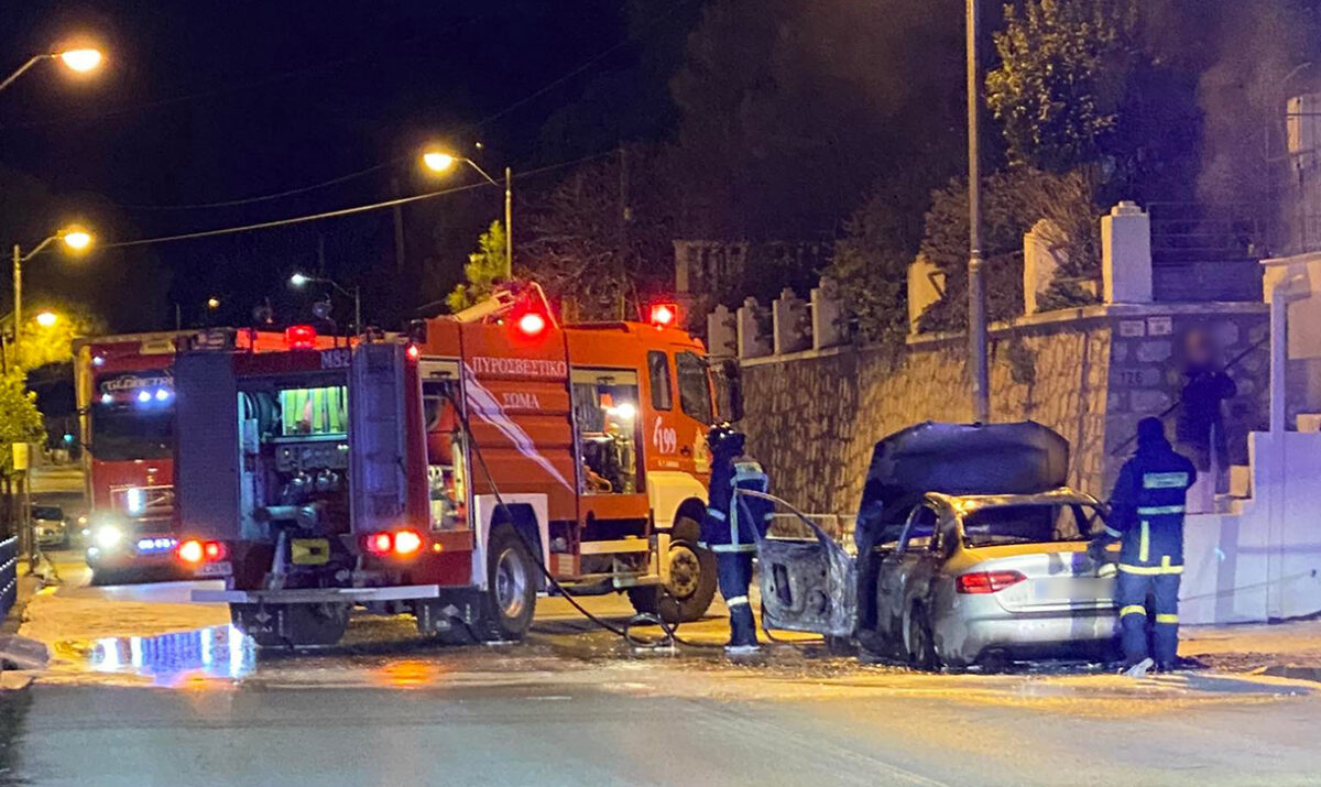 Αμάξι τυλίχτηκε στις φλόγες στο Παληό Καβάλας