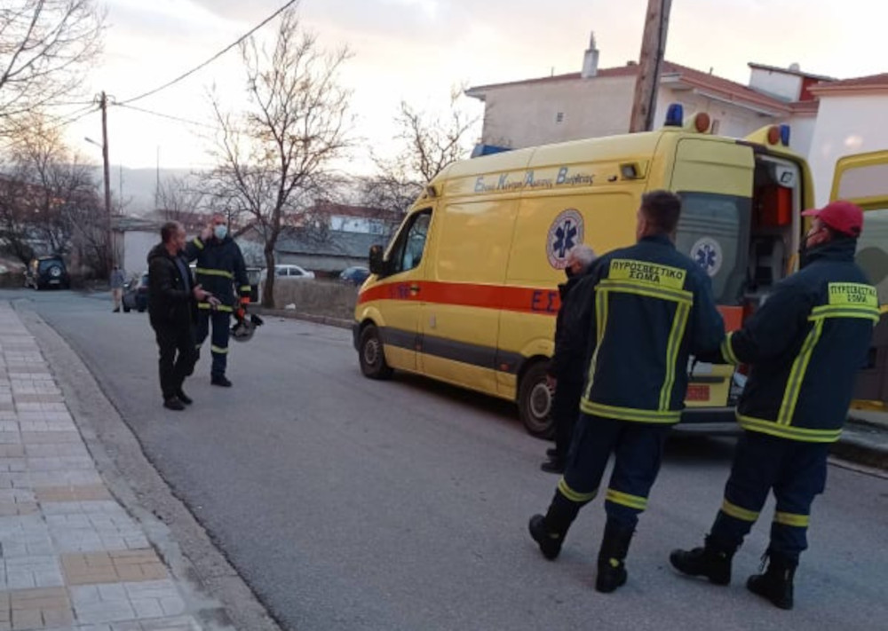 Κοζάνη: 36χρονος μαχαίρωσε τον πατέρα του και απειλούσε να αυτοκτονήσει Κοζάνη: 36χρονος μαχαίρωσε τον πατέρα του και απειλούσε να αυτοκτονήσει