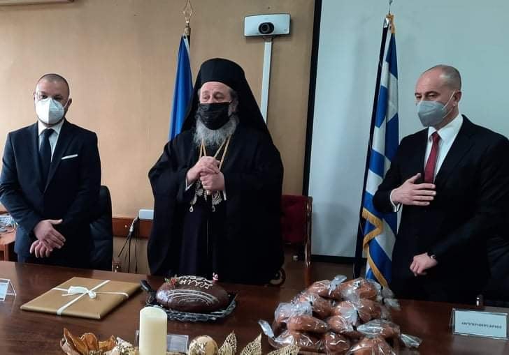 Κοπή Πρωτοχρονιάτικης Βασιλόπιτας στην Π.Ε. Δράμας Κοπή Πρωτοχρονιάτικης Βασιλόπιτας στην Π.Ε. Δράμας