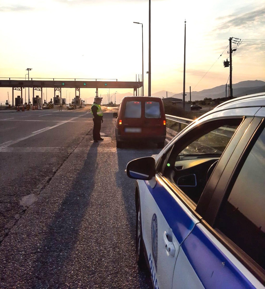 Οδηγούσε στην Εγνατία οδό, χωρίς δίπλωμα, κλεμμένο αυτοκίνητο