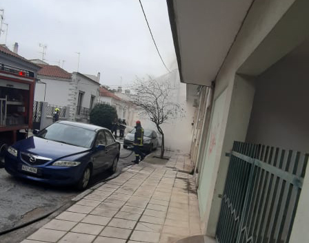 Πυρκαγιά προκλήθηκε σε σταθμευμένο όχημα κάτω από αδιευκρίνιστες συνθήκες Πυρκαγιά προκλήθηκε σε σταθμευμένο όχημα κάτω από αδιευκρίνιστες συνθήκες